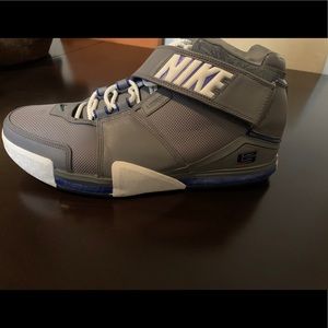 Men’s Nike Lebron Sz 12